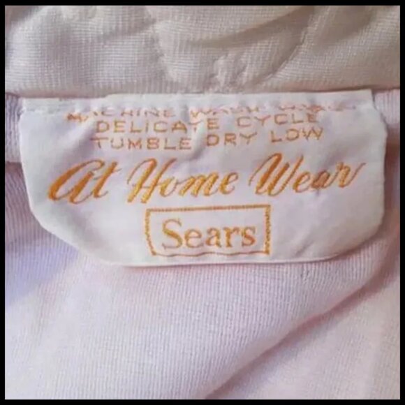 Vintage Pink Bathrobe Satin-y Pink Quilted Nylon Housecoat, Long Zip Up Robe - Picture 7 of 13